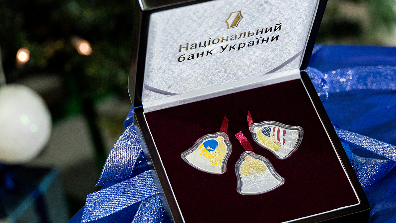 "Щедрик – колядка дзвонів": НБУ презентував набір пам’ятних монет, присвячених музичному символу Різдва