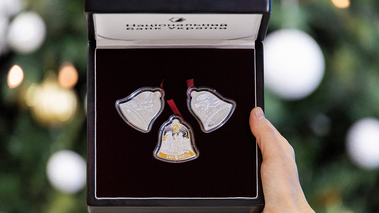 "Щедрик – колядка дзвонів": НБУ презентував набір пам’ятних монет, присвячених музичному символу Різдва (2)
