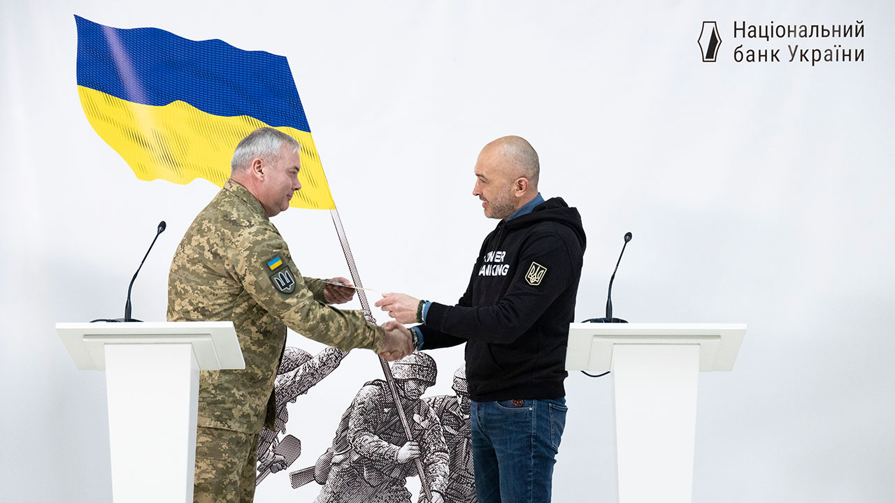 Презентовано обігову пам'ятну монету, присвячену Командуванню об’єднаних сил Збройних Сил України (2)