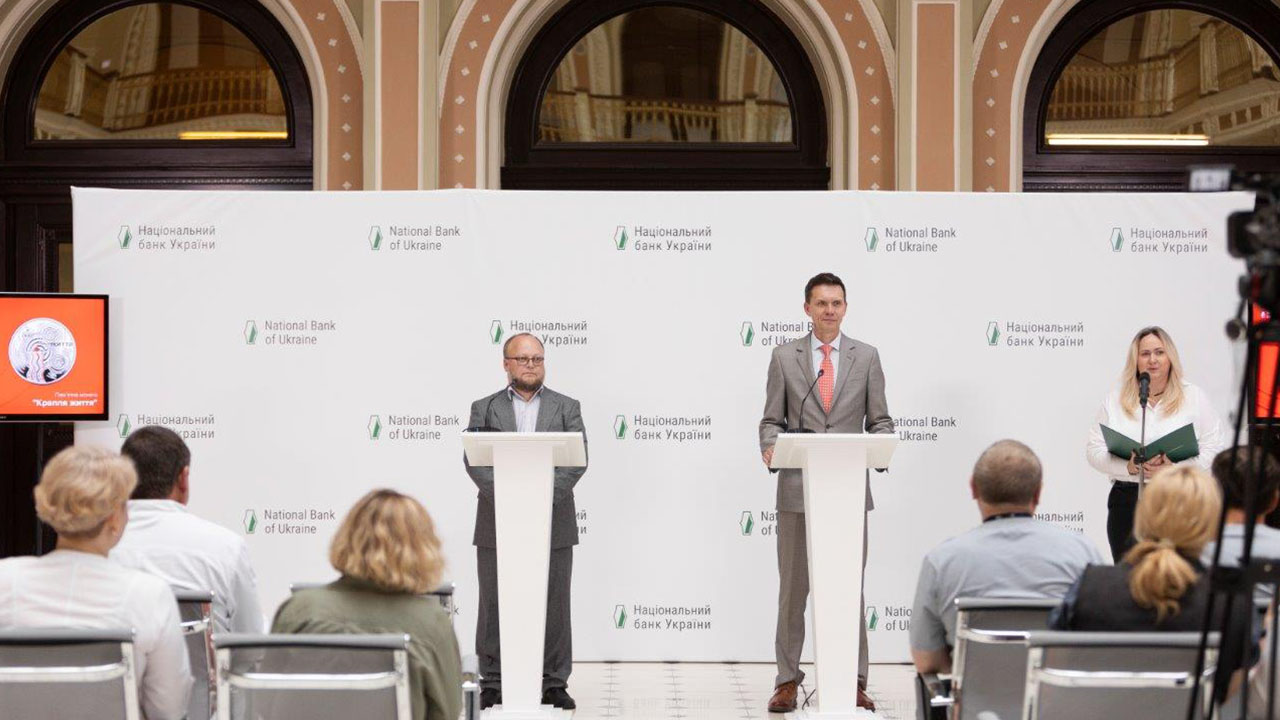 Крапля життя: нова пам’ятна монета Національного банку присвячена донорству крові (3)