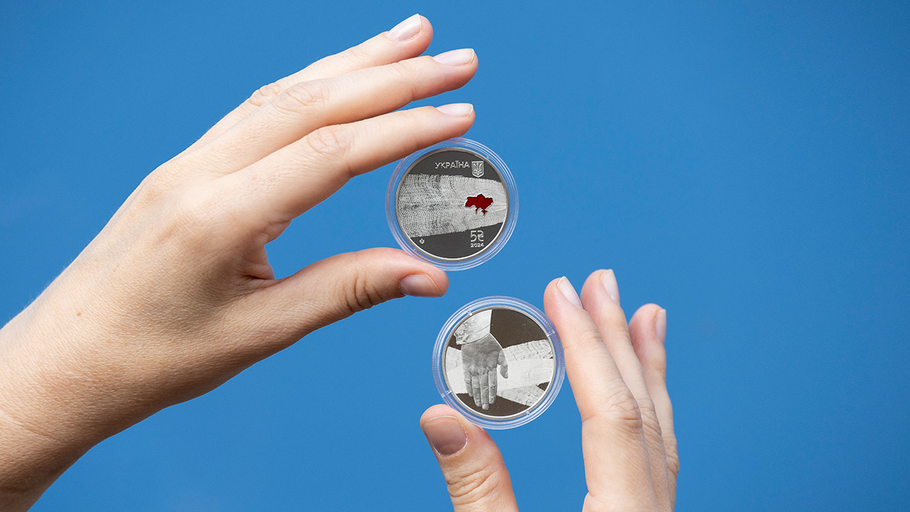 We Thank Our Medical Workers: NBU Issues Commemorative Coin to Celebrate Ukrainian Medical Workers (2)