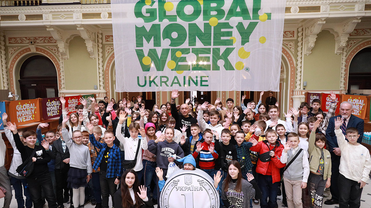 Global Money Week Information Campaign for Children and Youth Kicks Off in Ukraine (2)