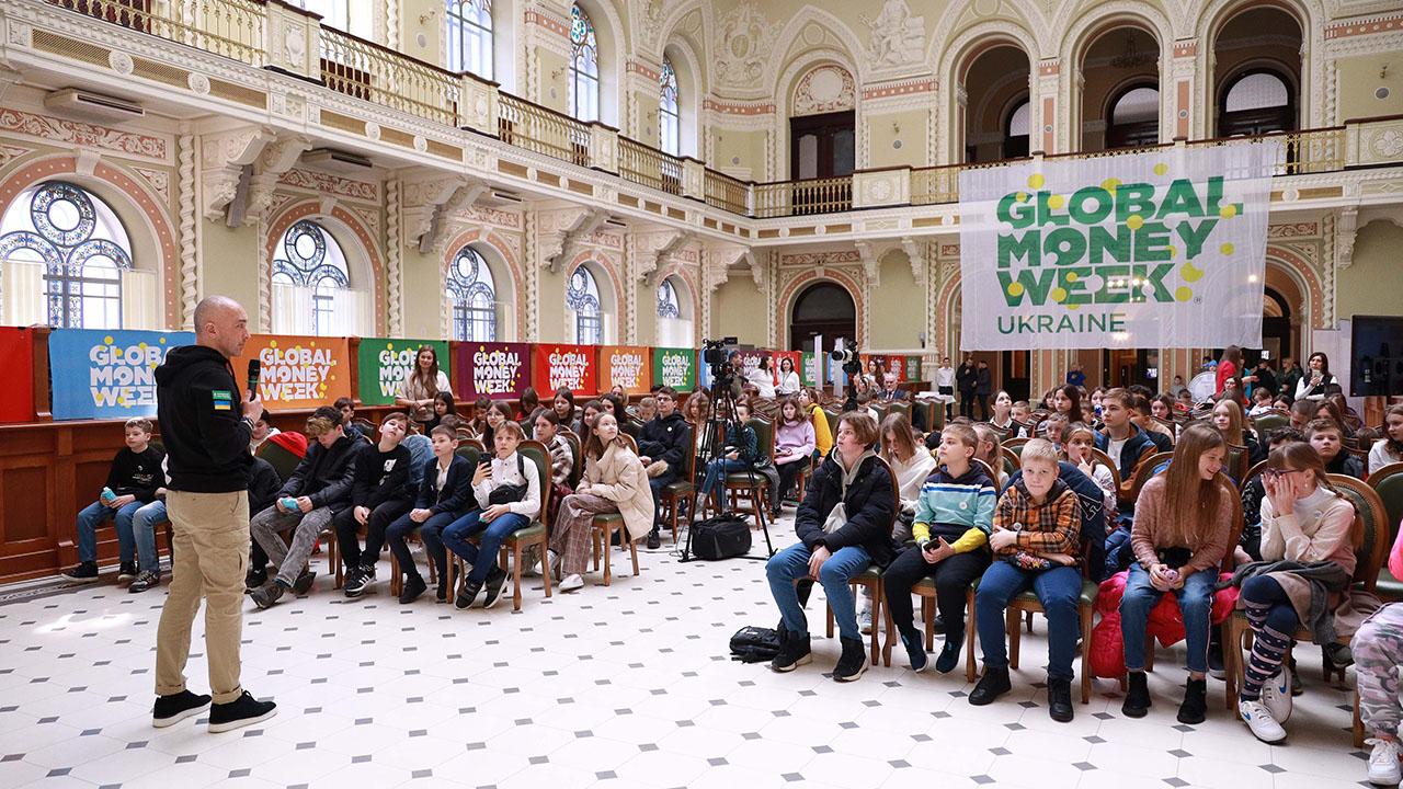 Global Money Week Information Campaign for Children and Youth Kicks Off in Ukraine (3)