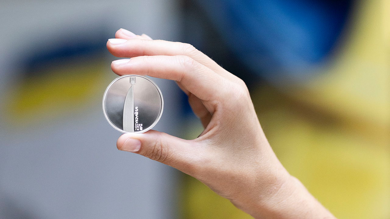 NBU Presents Commemorative Coins Entitled “The Courage To Be. UA” to Mark Ukraine’s Independence Day (4)