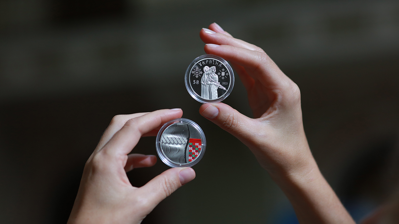 NBU Issues Commemorative Coins to Celebrate Ukraine’s Heroic Female Defenders (2)
