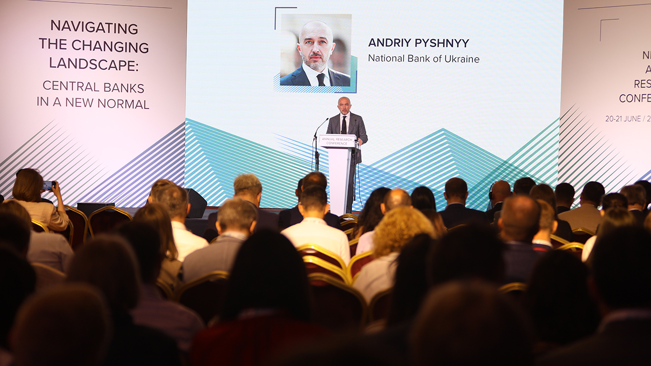 Промова Андрія Пишного: "Маневруючи в мінливому ландшафті: центральні банки в умовах нової реальності" (2)