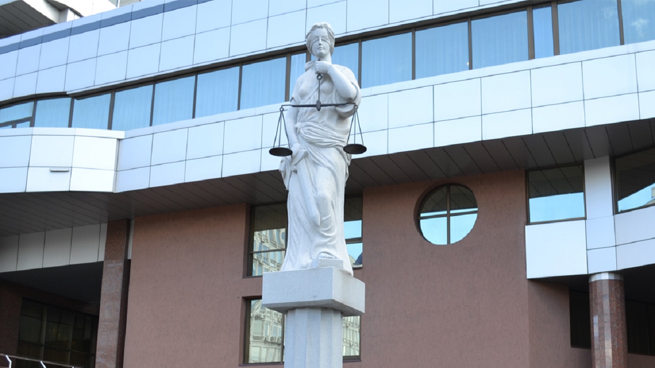 Рішення суду про застосування заходу впливу до банку "Велес" не скасовує його ліквідацію