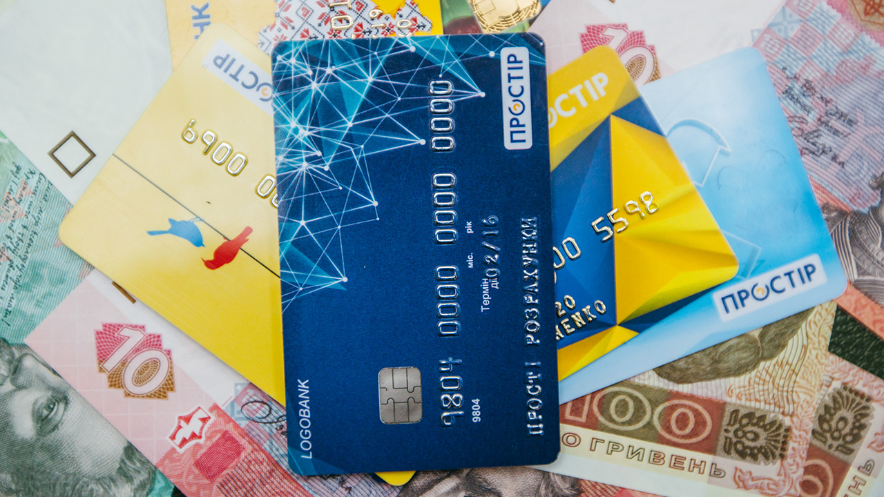 Noncash Transactions Lead in Number and Value in Ukraine