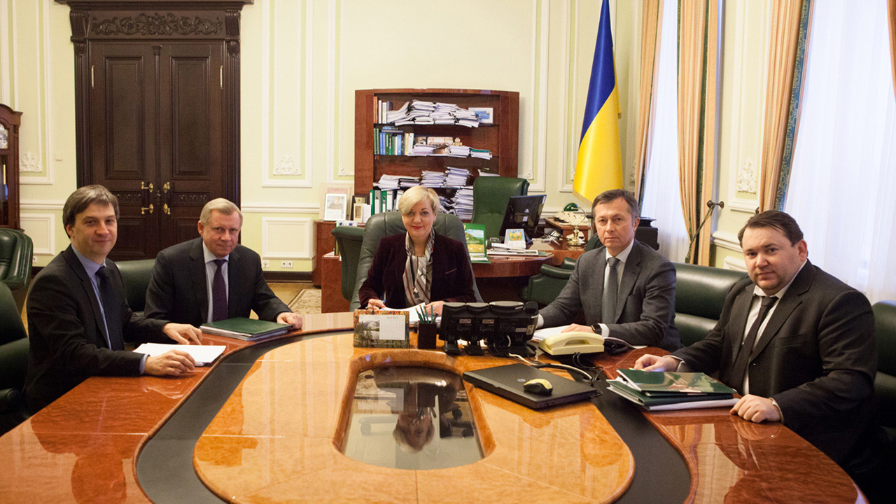 Жодних затримань та обшуків у чинного керівництва Національного банку наразі немає