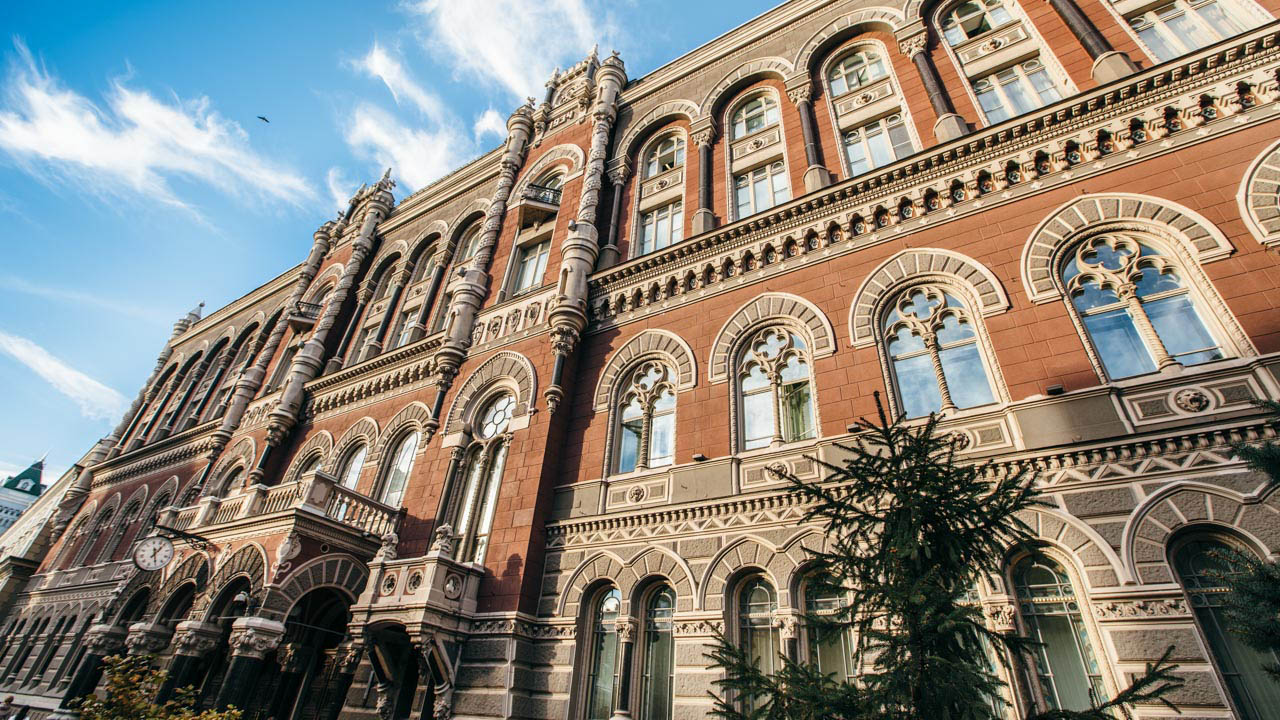 Національний банк продовжує стягнення з ексвласника банків "Фінансова Ініціатива" та "ВіЕйБі Банк" Олега Бахматюка 8,6 млрд грн